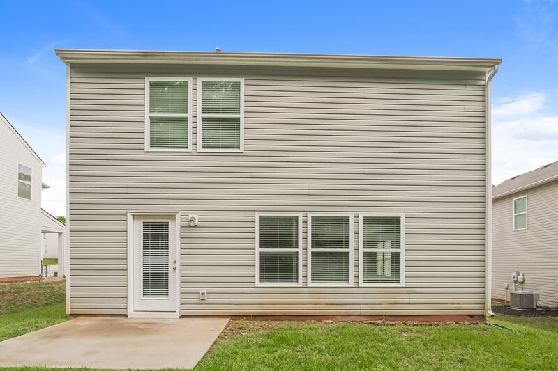 2,085/Mo, 5512 Twin Brook Dr Charlotte, NC 28269 Rear View