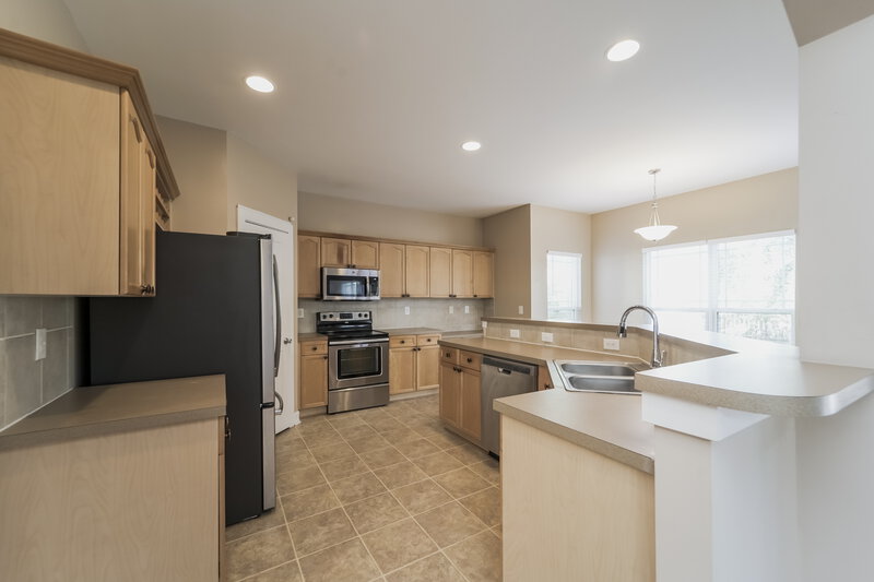 2,285/Mo, 8607 Castle Cliff Dr Matthews, NC 28105 Family Room View 3