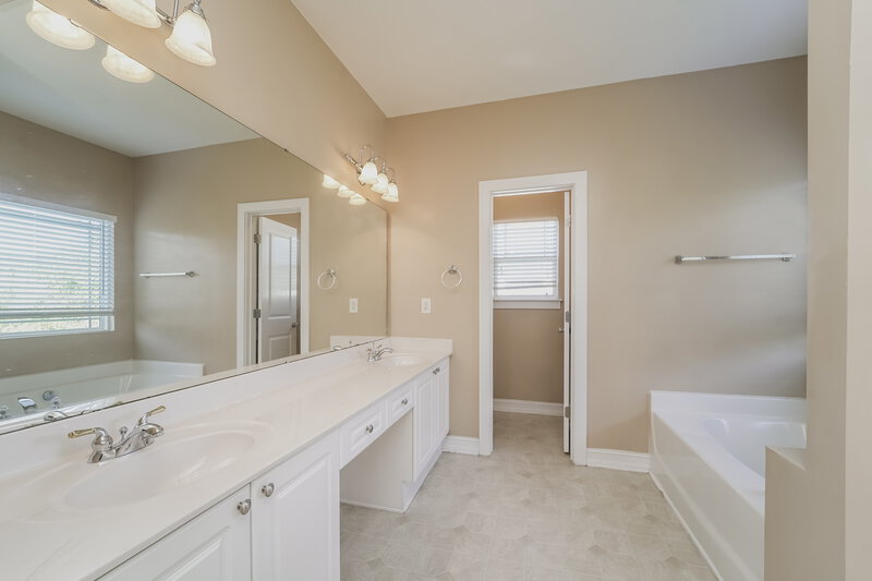 2,285/Mo, 8607 Castle Cliff Dr Matthews, NC 28105 Main Bathroom View