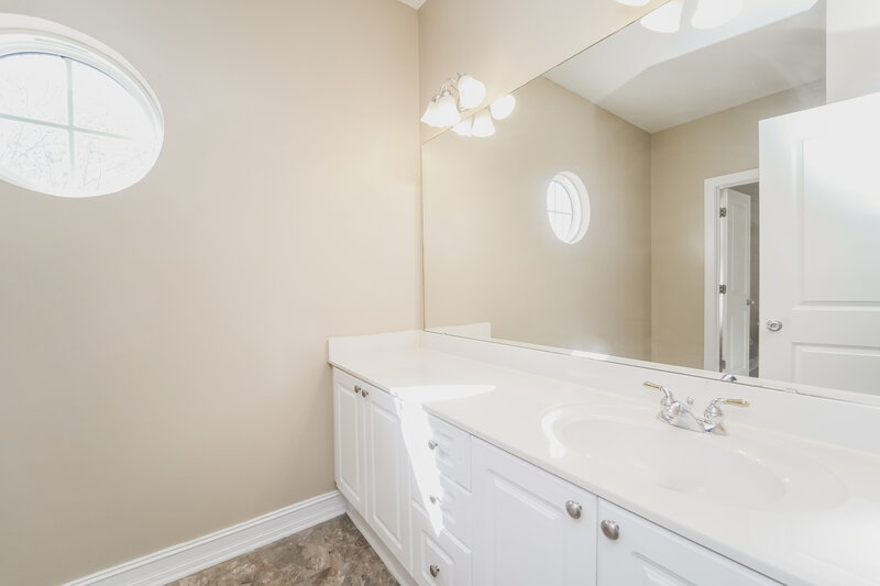 2,285/Mo, 8607 Castle Cliff Dr Matthews, NC 28105 Bathroom View