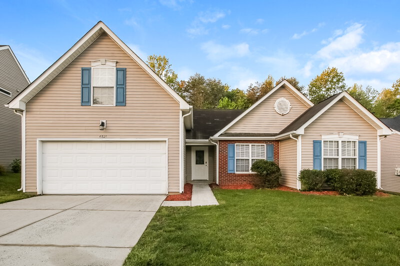 2,135/Mo, 6825 Goldenwillow Dr Charlotte, NC 28215 External View