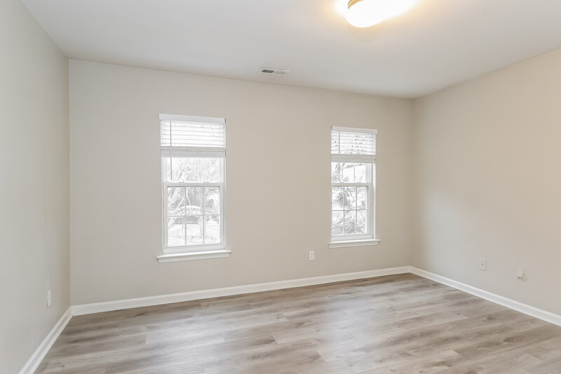 2,130/Mo, 6136 Planters Wood Ln Charlotte, NC 28269 Dining Room View 2