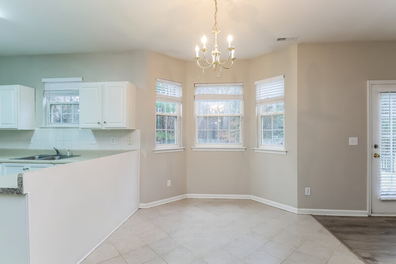 2,130/Mo, 6136 Planters Wood Ln Charlotte, NC 28269 Breakfast Nook View