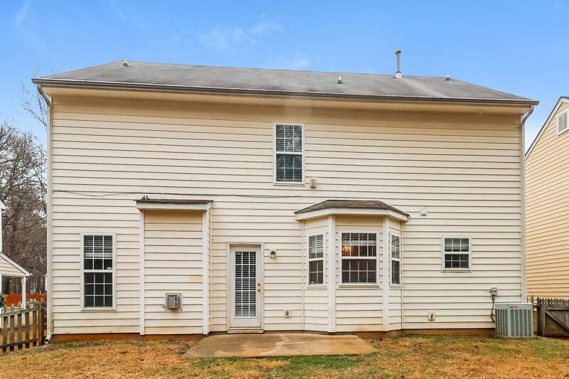 2,130/Mo, 6136 Planters Wood Ln Charlotte, NC 28269 Rear View