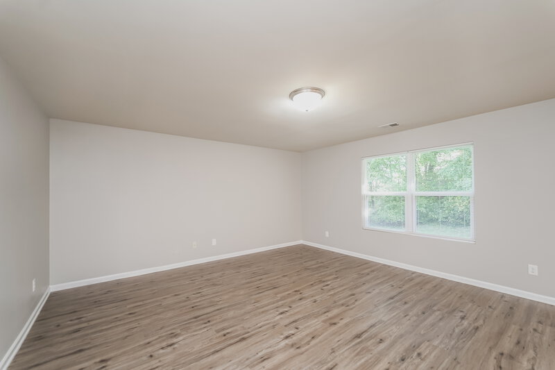 1,915/Mo, 719 Ferrell Ave Charlotte, NC 28216 Living Room View 2