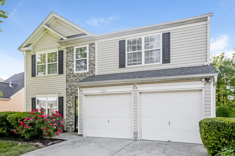 3,220/Mo, 4525 Staffordshire Ln Charlotte, NC 28213 Front View 2