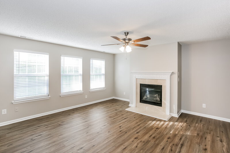 3,220/Mo, 4525 Staffordshire Ln Charlotte, NC 28213 Family Room View