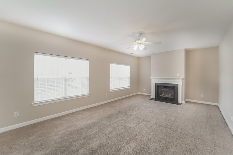 2,550/Mo, 2865 Island Point Dr NW Concord, NC 28027 Living Room View