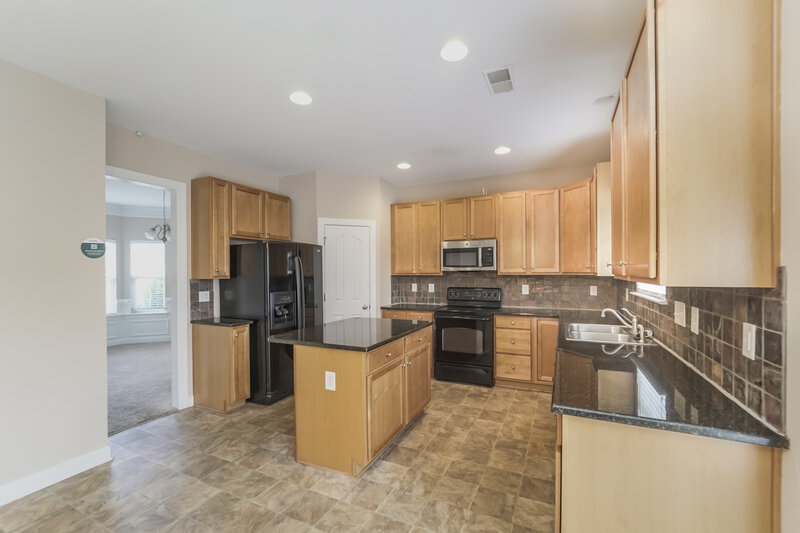 2,550/Mo, 2865 Island Point Dr NW Concord, NC 28027 Kitchen View