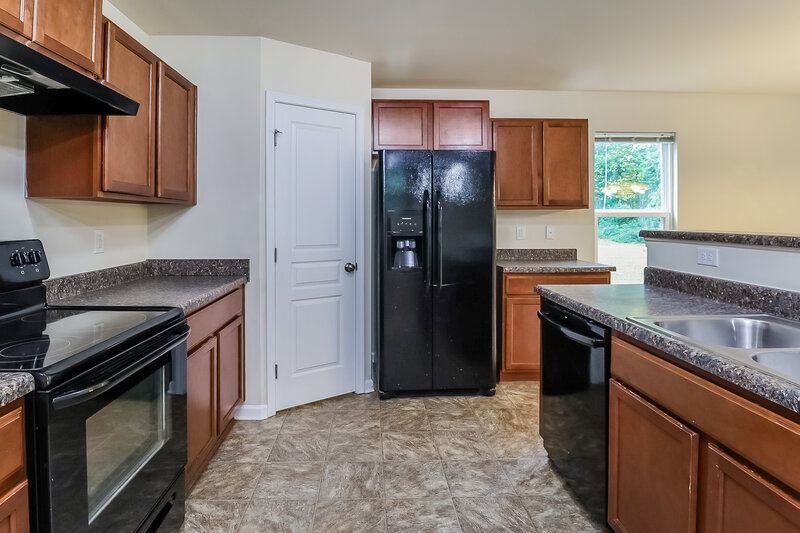 1,760/Mo, 716 Ferrell Ave Charlotte, NC 28216 Kitchen View