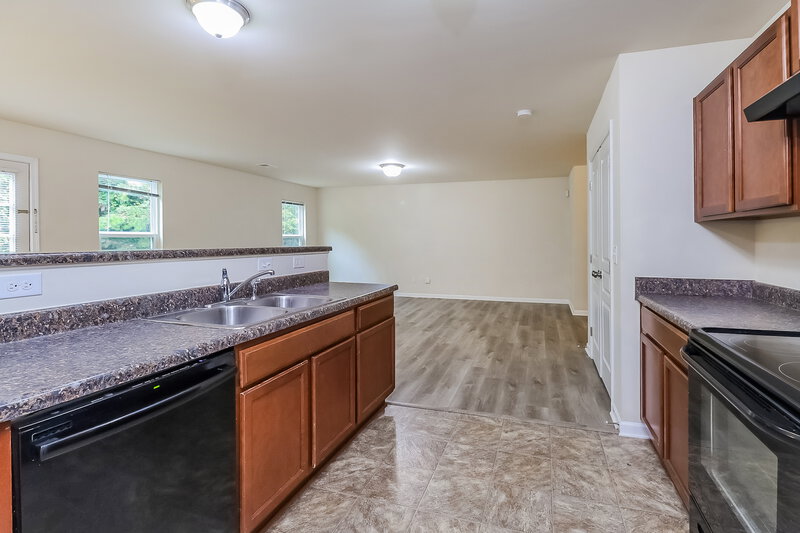 1,760/Mo, 716 Ferrell Ave Charlotte, NC 28216 Kitchen View 2