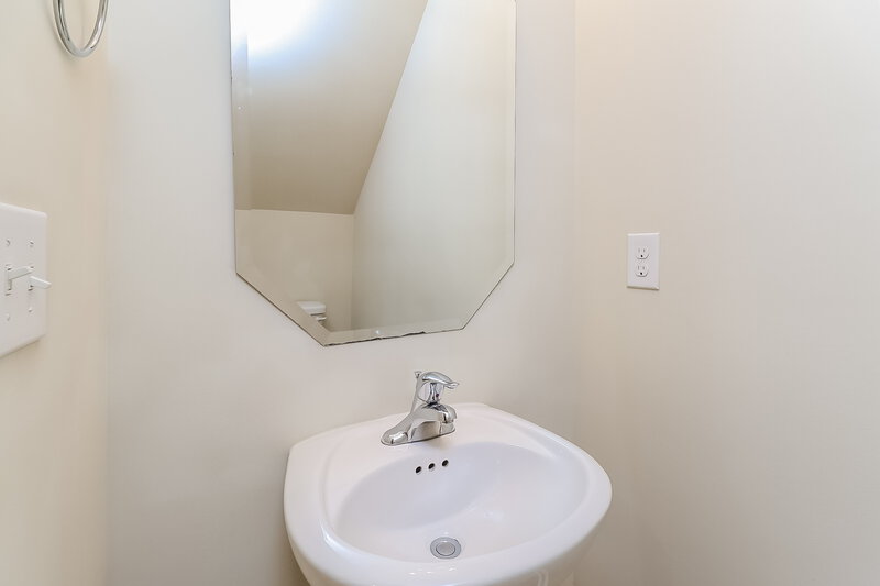 1,760/Mo, 716 Ferrell Ave Charlotte, NC 28216 Powder Room View