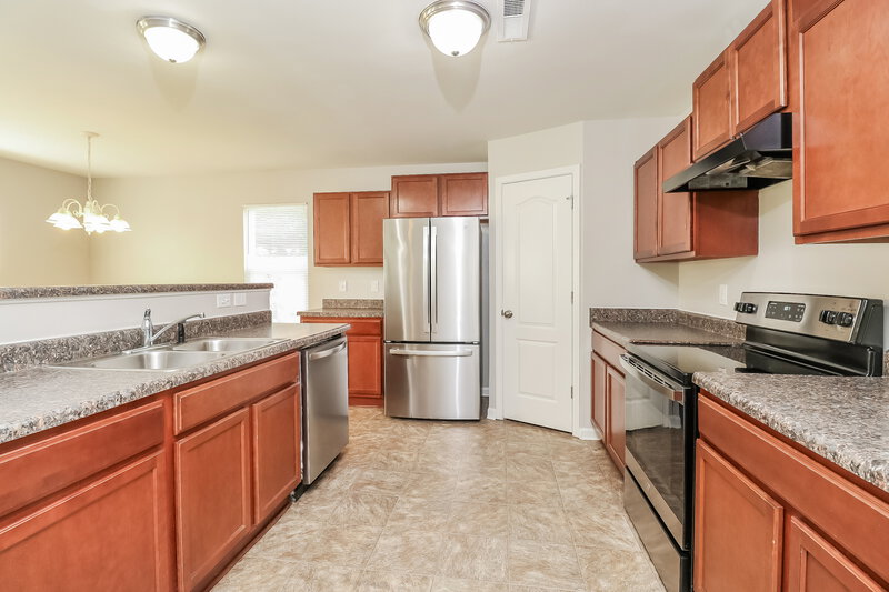 1,970/Mo, 117 Ashmore Dr Mount Holly, NC 28120 Kitchen View