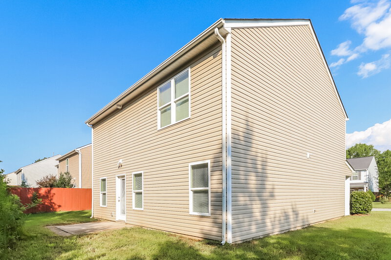 1,970/Mo, 117 Ashmore Dr Mount Holly, NC 28120 Rear View