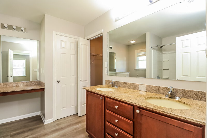 2,780/Mo, 14416 Lake Crossing Dr Charlotte, NC 28278 Main Bedroom View 2