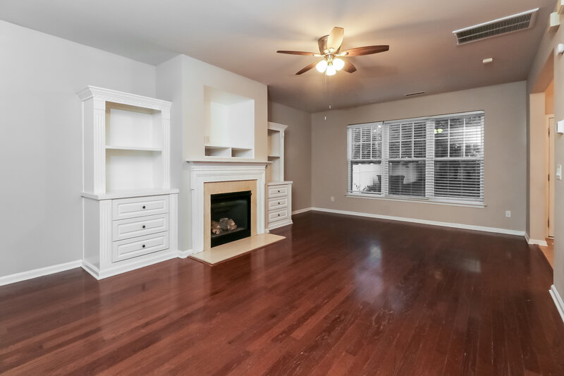 2,080/Mo, 6014 Colonial Garden Dr Huntersville, NC 28078 Living Room View 2