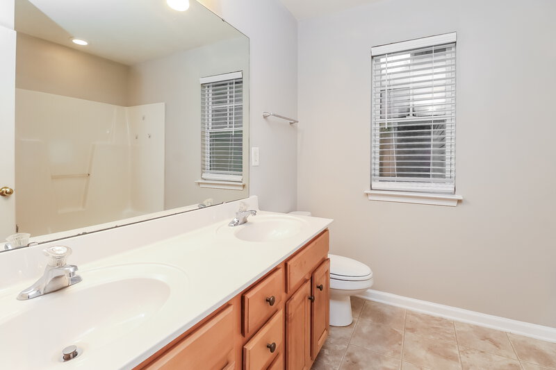 2,080/Mo, 6014 Colonial Garden Dr Huntersville, NC 28078 Bathroom View