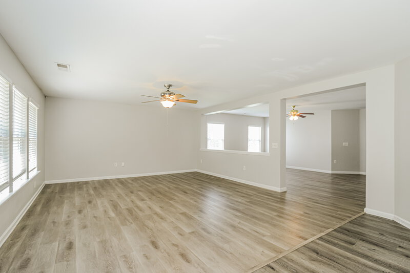 2,055/Mo, 519 Nanny Point Dr Monroe, NC 28110 Living Room View 2