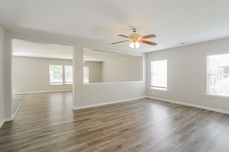 2,055/Mo, 519 Nanny Point Dr Monroe, NC 28110 Living Room View 4