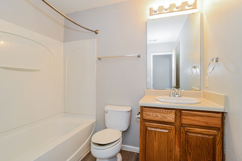 2,055/Mo, 519 Nanny Point Dr Monroe, NC 28110 Bathroom View