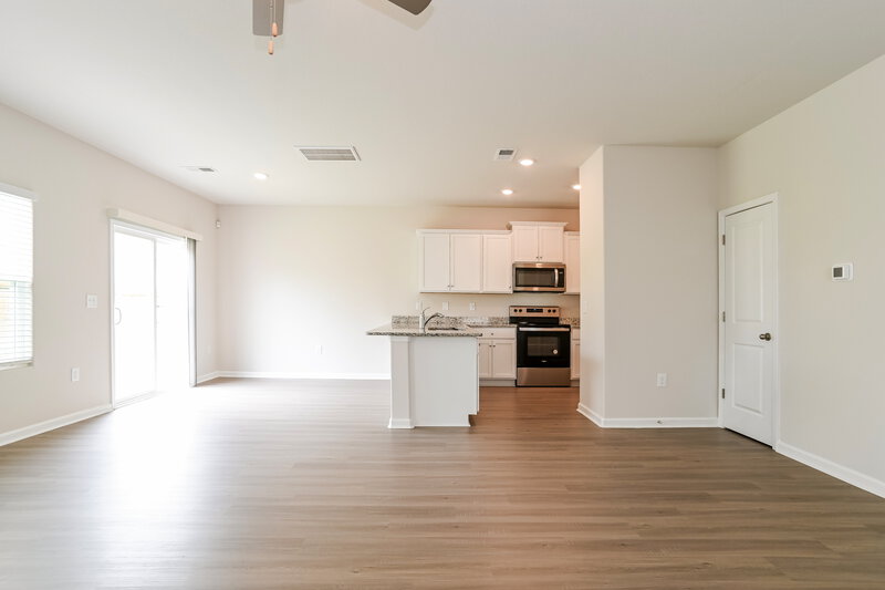 2,105/Mo, 8014 Moose Creek Dr Charlotte, NC 28214 Living Room View 2