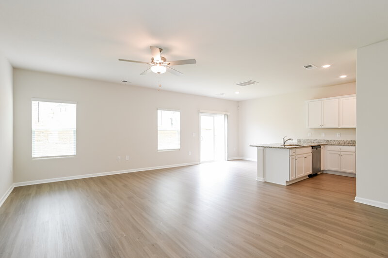 2,105/Mo, 8014 Moose Creek Dr Charlotte, NC 28214 Living Room View 4