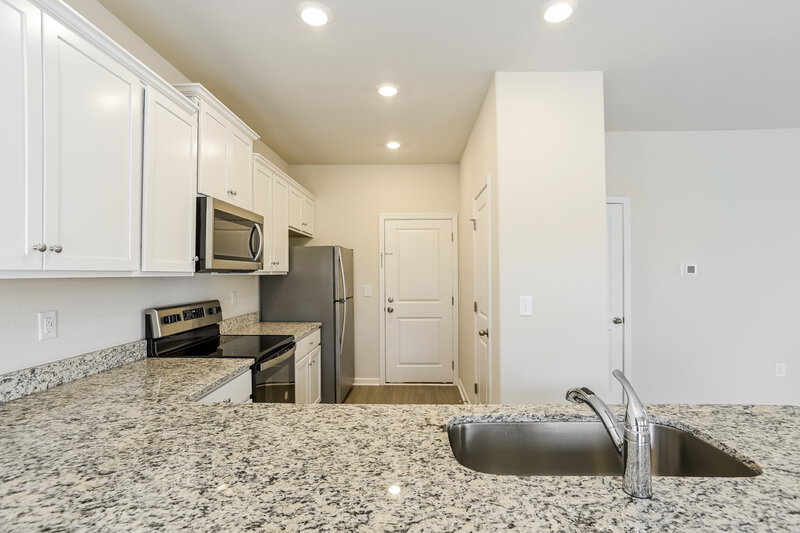 2,105/Mo, 8014 Moose Creek Dr Charlotte, NC 28214 Kitchen View