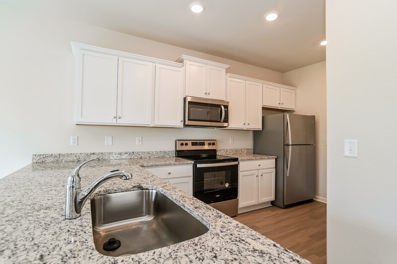2,105/Mo, 8014 Moose Creek Dr Charlotte, NC 28214 Kitchen View 2
