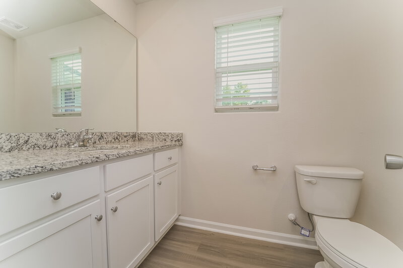 2,260/Mo, 8005 Moose Creek Dr Charlotte, NC 28214 Main Bathroom View