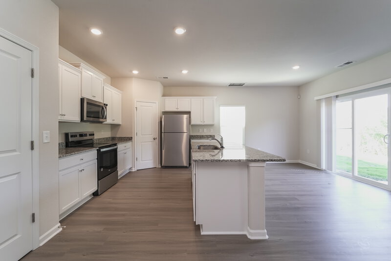 2,085/Mo, 6405 Lowe Ln Charlotte, NC 28214 Kitchen View