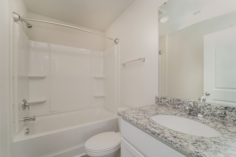 2,085/Mo, 6405 Lowe Ln Charlotte, NC 28214 Bathroom View