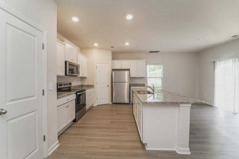 2,010/Mo, 6244 Lowe Ln Charlotte, NC 28214 Dining Room View