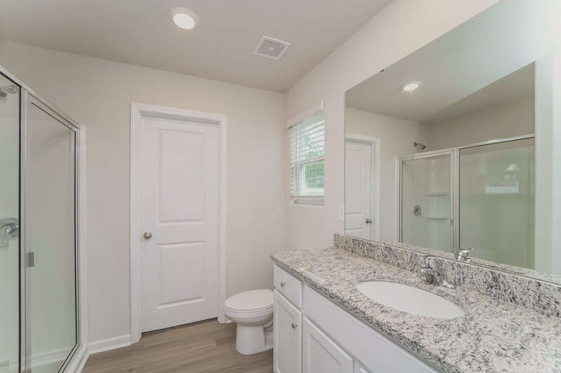 2,010/Mo, 6244 Lowe Ln Charlotte, NC 28214 Main Bathroom View