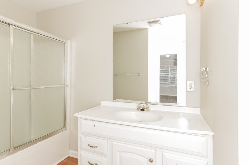 1,895/Mo, 12632 Dervish Ln Charlotte, NC 28269 Bathroom View