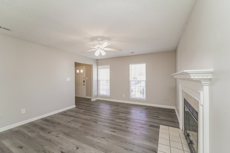 1,920/Mo, 8300 Vermilion Dr Charlotte, NC 28215 Living Room View 2