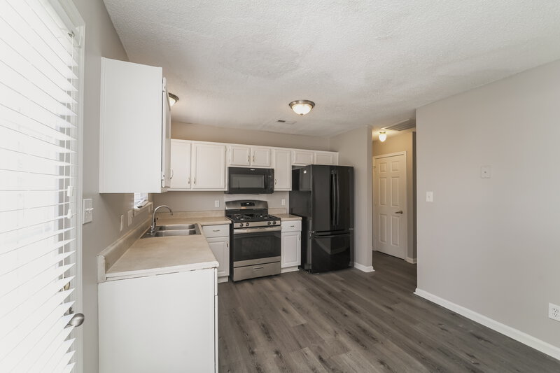 1,920/Mo, 8300 Vermilion Dr Charlotte, NC 28215 Kitchen View