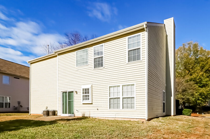 3,150/Mo, 7021 Long Run Ln Charlotte, NC 28216 Rear View