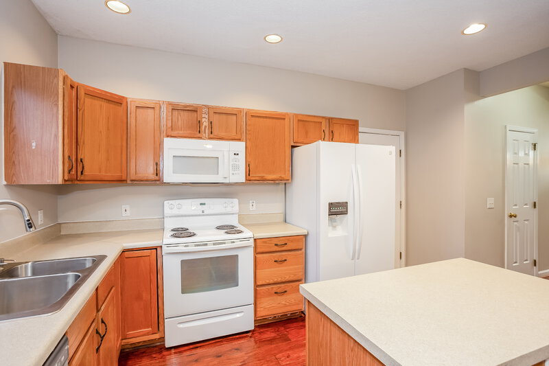 2,295/Mo, 7640 Lady Bank Dr Charlotte, NC 28269 Kitchen View