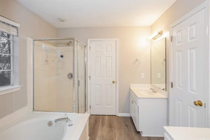 2,295/Mo, 7640 Lady Bank Dr Charlotte, NC 28269 Main Bathroom View