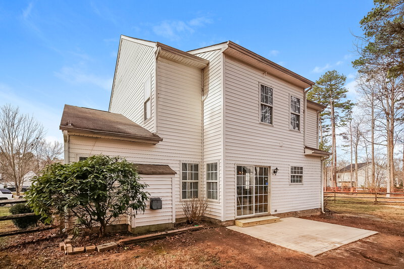2,050/Mo, 11400 Brook Meadow Pl Charlotte, NC 28214 Rear View
