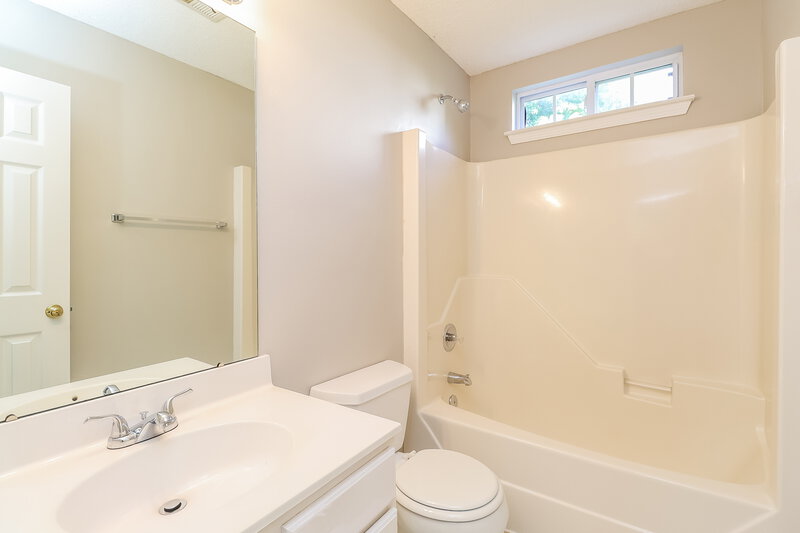1,745/Mo, 1839 Colin Creek Ln Charlotte, NC 28214 Bathroom View