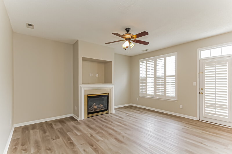 1,950/Mo, 6038 Shining Oak Ln Charlotte, NC 28269 Living Room View