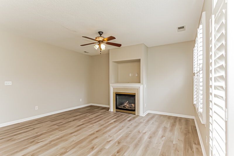 1,950/Mo, 6038 Shining Oak Ln Charlotte, NC 28269 Living Room View 2