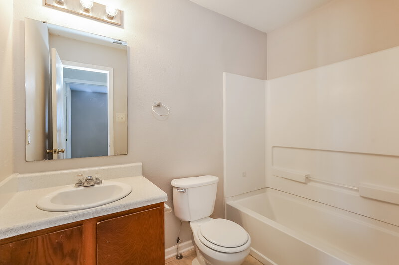 2,320/Mo, 831 Skywatch Ln Monroe, NC 28112 Bathroom View