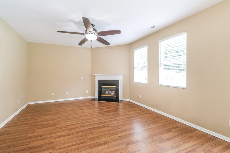 2,320/Mo, 6512 Blackwood Ln Waxhaw, NC 28173 Family Room View 2