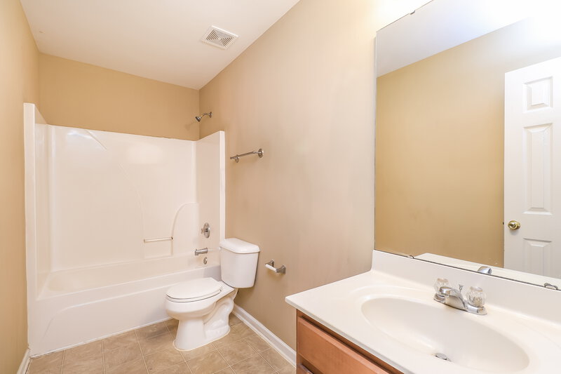 2,320/Mo, 6512 Blackwood Ln Waxhaw, NC 28173 Main Bathroom View