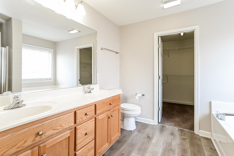 1,770/Mo, 4831 Adamshire Ave Concord, NC 28025 Main Bathroom View