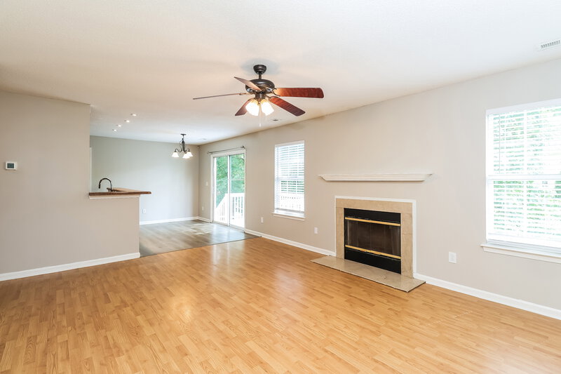2,260/Mo, 9353 White Aspen Pl Charlotte, NC 28269 Living Room View 2