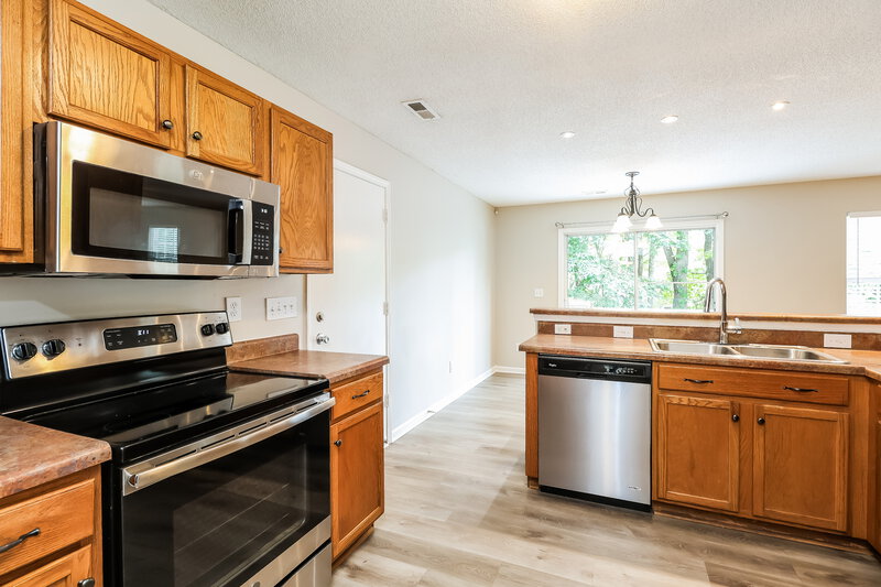 2,260/Mo, 9353 White Aspen Pl Charlotte, NC 28269 Kitchen View