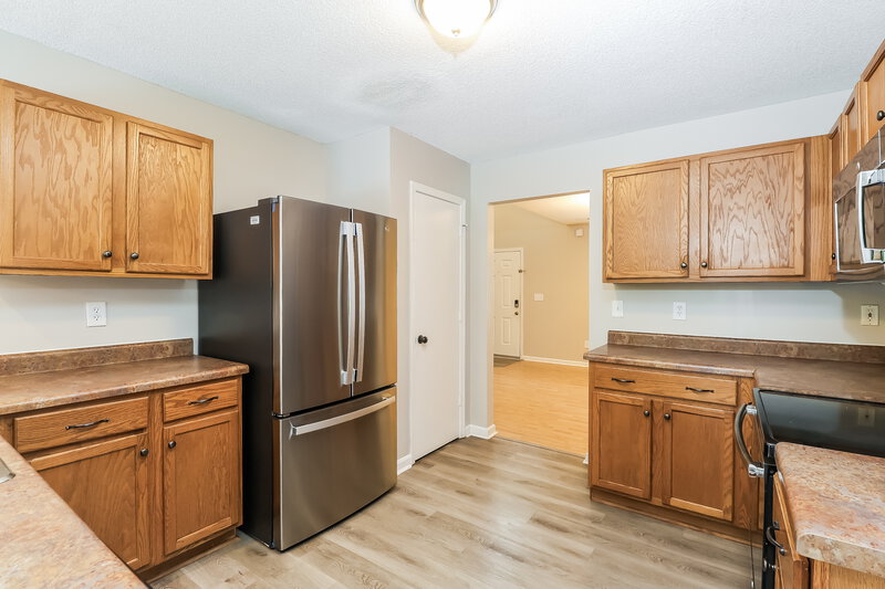 2,260/Mo, 9353 White Aspen Pl Charlotte, NC 28269 Kitchen View 2